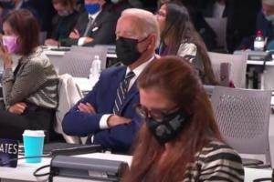 "На очах у всього світу": Байден задрімав на кліматичному саміті в Глазго (відео)