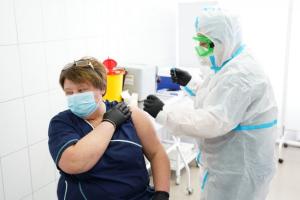 Профспілка просить відкласти на місяць відсторонення від роботи невакцинованих вчителів