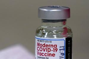 Україна отримала близько 3 мільйонів доз вакцини Moderna