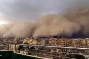 На Египет обрушились сильные ливни и песчаная буря