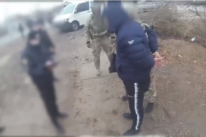 На Луганщині затримали "бізнесмена", що наживався на людях у черзі перед прикордонним пунктом пропуску