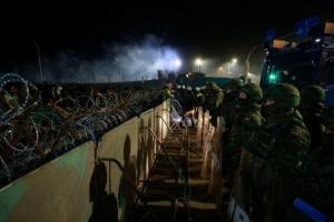 Мігранти намагалися силою прорватися через кордон Польщі