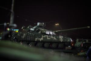 В День ВСУ военным подразделениям передали сотню единиц вооружения и техники