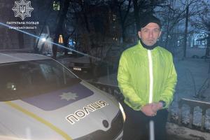 У Сєвєродонецьку патрульний поза службою врятував дитину з палаючої квартири