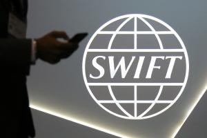 В США рассматривают возможность отключения России от SWIFT, - СМИ