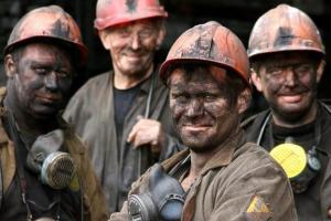 Кабмин выделил 300 млн гривен на зарплаты шахтерам
