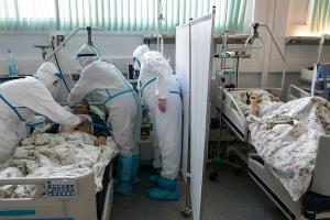 В США зафиксировали первую смерть от штамма "Омикрон"