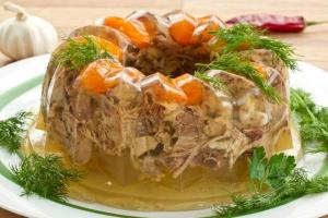 Секреты холодца: как готовить, чтобы получилось вкусно и на новогодний стол не стыдно было поставить