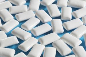 Медики створили жувальну гумку, яка може нейтралізувати коронавірус