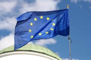 ЕС на год продлил действие санкций против нарушителей прав людей