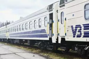 Из-за непогоды в Украине задерживаются поезда: названы маршруты