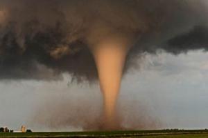 В США пронесся торнадо: жертвами стали более 100 человек