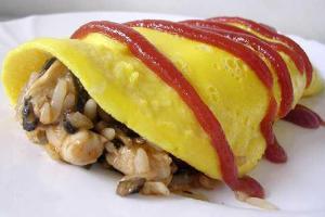 Омурайсу (рис з омлетом)