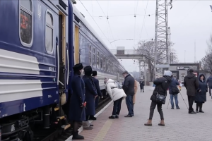 Поїзд "Укрзалізниці" з найдовшим маршрутом вирушив у перший рейс: у його складі нові комфортабельні вагони
