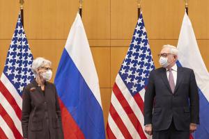 Представники США і РФ почали переговори по Україні