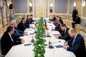До Києва прибули радники лідерів країн "нормандського формату": їх зустрів Єрмак