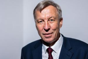 Німецький депутат-антивакцинатор сидітиме у скляному боксі під час засідань