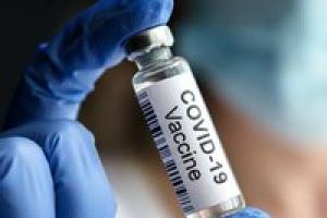 В Украине вводят бустерную дозу вакцины против COVID-19 для всех вакцинированных