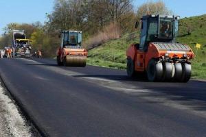 На Луганщині цього року відновлять близько 300 км доріг: перелік