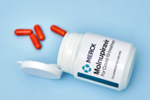 МОЗ зареєструвало для екстреного застосування в Україні препарат від COVID-19 "Молнупіравір"