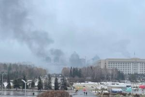 Протести в Казахстані: в Алмати горить мерія і прокуратура (відео)