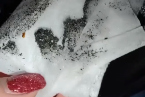 "Новорічненько": У Кривому Розі випали опади у вигляді "блискіток"