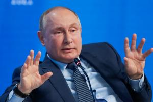 Путин заявил, что РФ признала "ЛДНР" в границах областей, а Минских договоренностей больше не существует