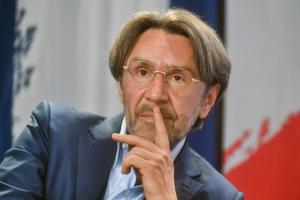 "Я ей показал ее саму": Шнуров объяснил, зачем задел Собчак в своем новом клипе