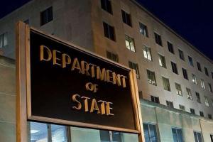 США вивозять членів сімей дипломатів з Білорусі