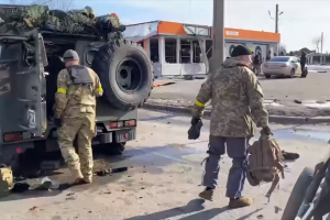 Російським окупантам у Харкові прийшлося несолодко: фото, відео
