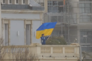 Французький активіст проник на віллу дочки Путіна, змінив замки і запросив туди біженців з України