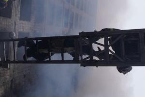 Російські війська обстріляли завод "Антонов" у Києві та 9-поверховий будинок