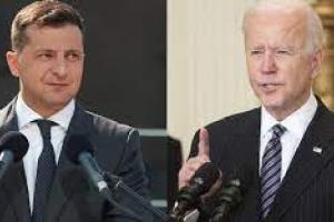 Зеленський поговорив по телефону з Байденом