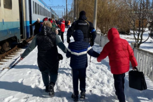 Эвакуация из Лисичанска: 16 марта отправляются автобусы в Новозолотаревку на поезд
