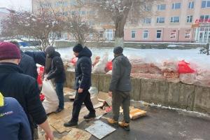 В Лисичанск доставлено 10 тонн продуктов, еще 10 тонн направляются в Попасную