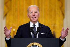 Байден одобрил выделение "исторических" 13,6 млрд долларов помощи Украине