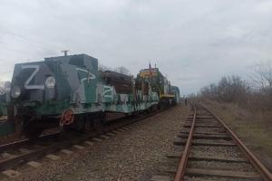 "Скоро тачанки поїдуть": Росіяни пригнали до Мелітополя бронепоїзд