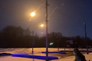 Над Харковом збили російський винищувач: відео