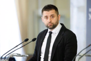 Россия передавала договор о капитуляции на переговорах, - Арахамия