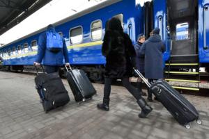 Усиленная эвакуация: с Донбасса 12 апреля отправятся 6 дополнительных эвакуационных поездов