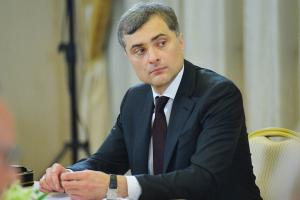 Екс-депутат Держдуми повідомив про арешт колишнього помічника Путіна Суркова