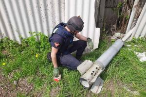 Через ворожі обстріли горіли будинки у Лисичанську та Гірському: ситуація на Луганщині