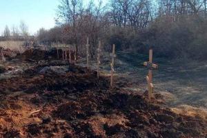 "Кладбища прямо в городах": как на Луганщине хоронят убитых россиянами и умерших людей