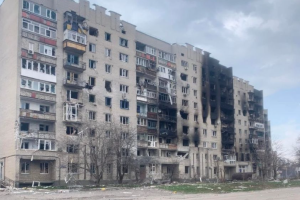 Попасная попала под плотный обстрел, эвакуировать удалось только 3 человек
