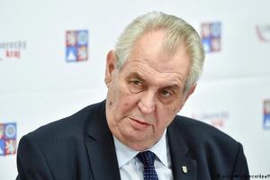Президент Чехии разрешил 103 гражданам страны воевать за Украину