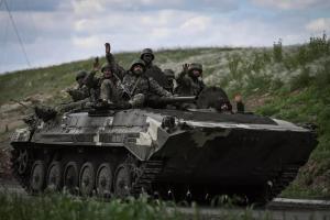 Луганщина не покорится врагу: фото защитников Лисичанска от иностранных журналистов