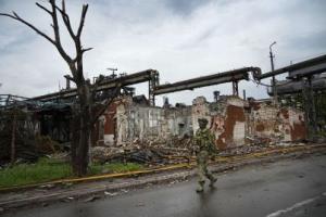 Ворог штурмує Сєвєродонецьк, йдуть бої в районі автовокзалу, - військовий