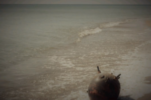 Не час для засмаги: на Одещині на пляж винесло морську якірну міну