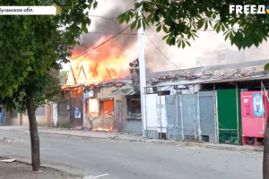 В Северодонецке из-за обстрелов оккупантов загорелся центральный рынок: видео
