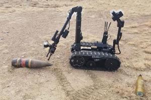 Украина получит от британской компании 10 роботов-саперов TALON